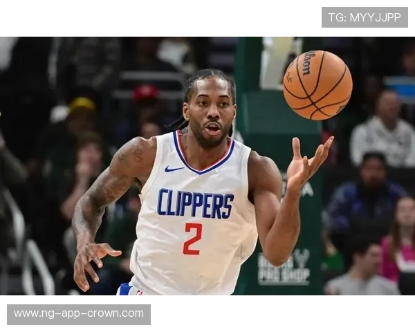 伦纳德无球切入能力提升拉开空间，三分效率高于季后赛对手