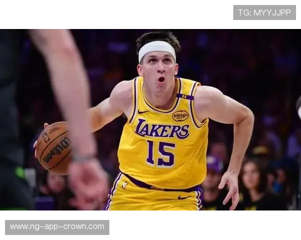 奥斯汀·里夫斯突破拉开持球进攻空间提升球队三分效率