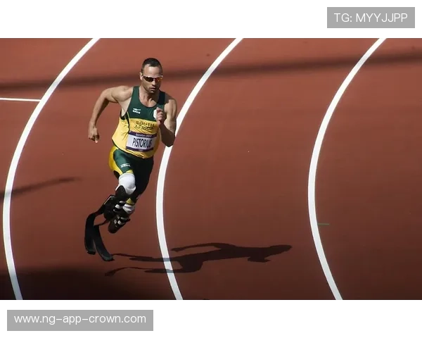 奥斯卡·皮斯托瑞斯现在居然露面了？这反差让人咋舌啊！