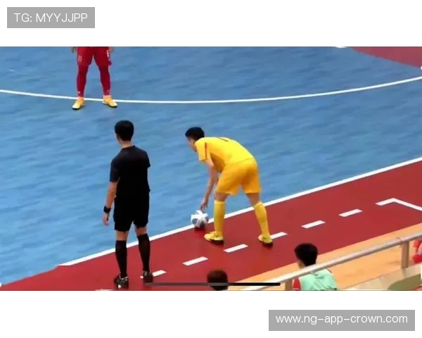 手抛球规则：何时算违例？解析正确掷界外球的动作要领